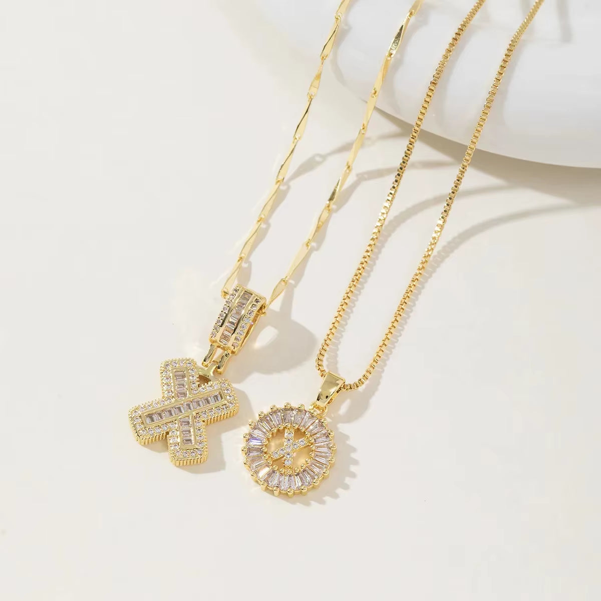 Copper 26 Alphabet Circular Dangles Zirconiaice Sugar Flower Pendant Necklaces Layering Combinationset Jewelry Accessories